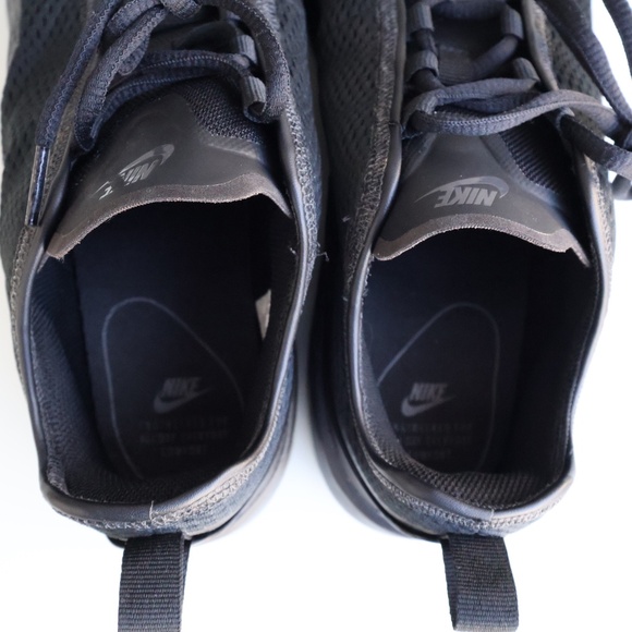 Nike Air Max Motion 2 Triple Black Men’s Sneakers Size 10.5 - Picture 8 of 9